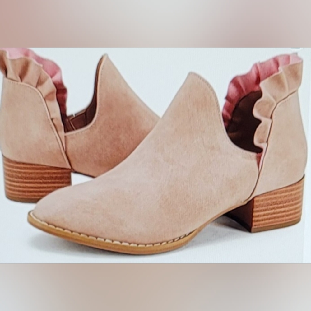 NIB  Ruffle ankle v cut out pointed toe chunky heel dressy western… - Picture 4 of 15